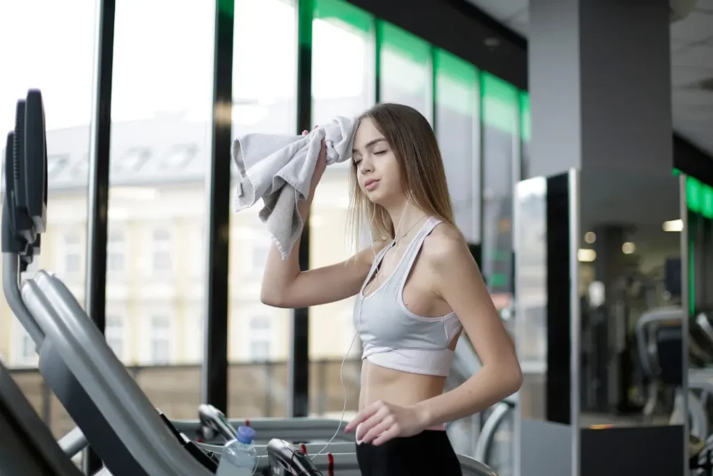 Girl doing exercise. 